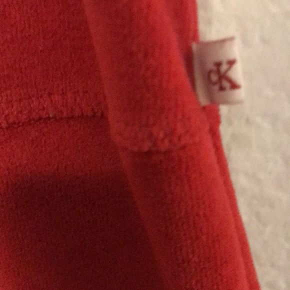 💋CALVIN KLEIN VELVET RED DRESS SIZE MED EXCELLENT CONDITION! VERY SOFT! NWT - Picture 3 of 4